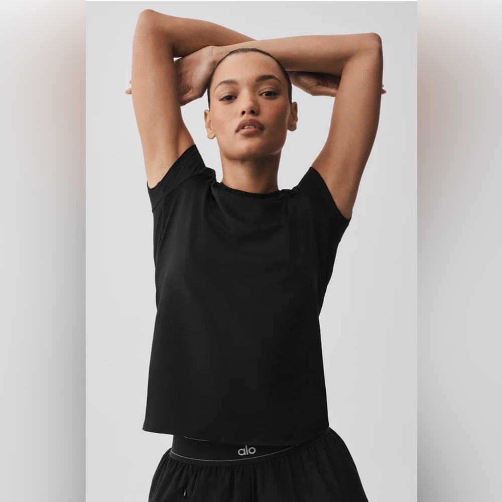 ALO Yoga Black Short Sleeve Tee
